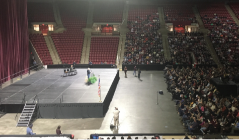 ‘Doomsday clock’ close to midnight, Noam Chomsky tells audience at UMass Amherst
