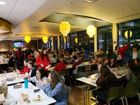 Biggest freshman class ever leads to overcrowding in dining commons