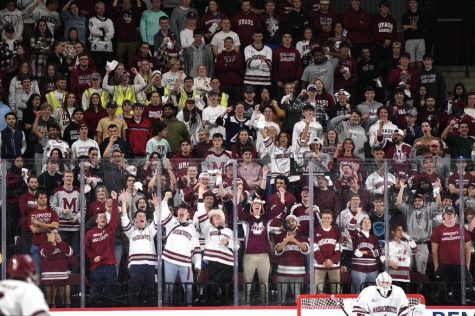 Op-Ed: The electricity of the Mullins Maniacs is the extra charge the Minutemen need on the ice