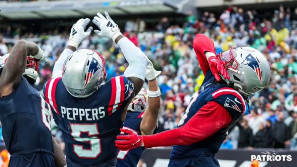 Navigation to Story: Patriots get first win of the season against woeful Jets