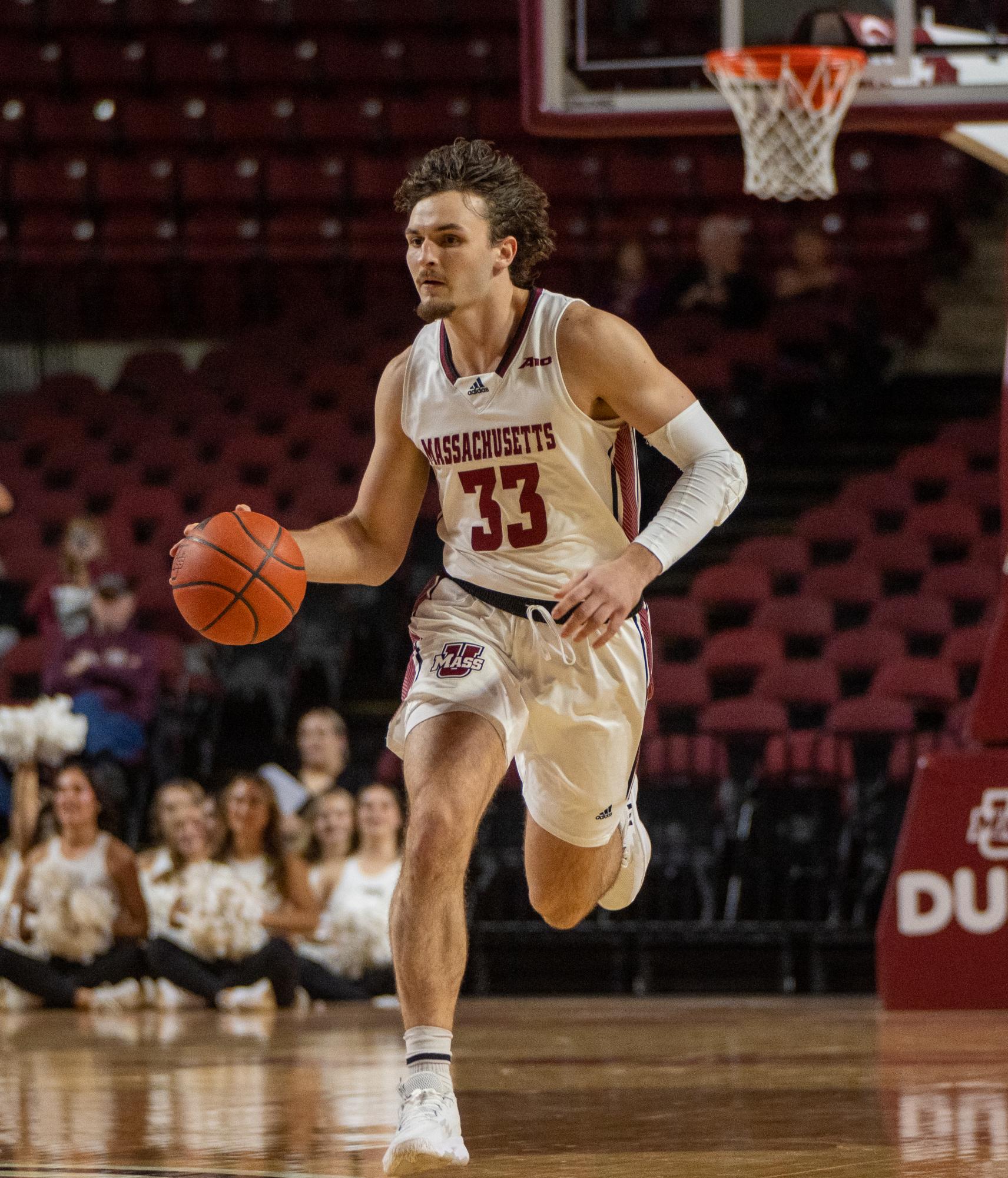 UMass Men’s Basketball scores 102 in their win against Quinnipiac