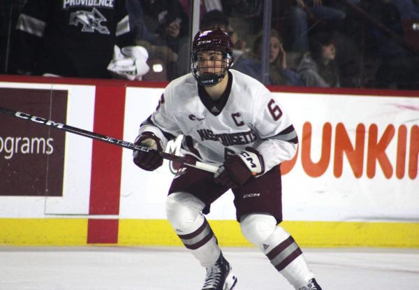 Navigation to Story: UMass picks up five points in weekend series with Providence