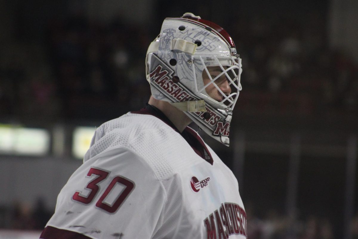 UMass+falls+to+Vermont+Catamounts+2-1+in+overtime
