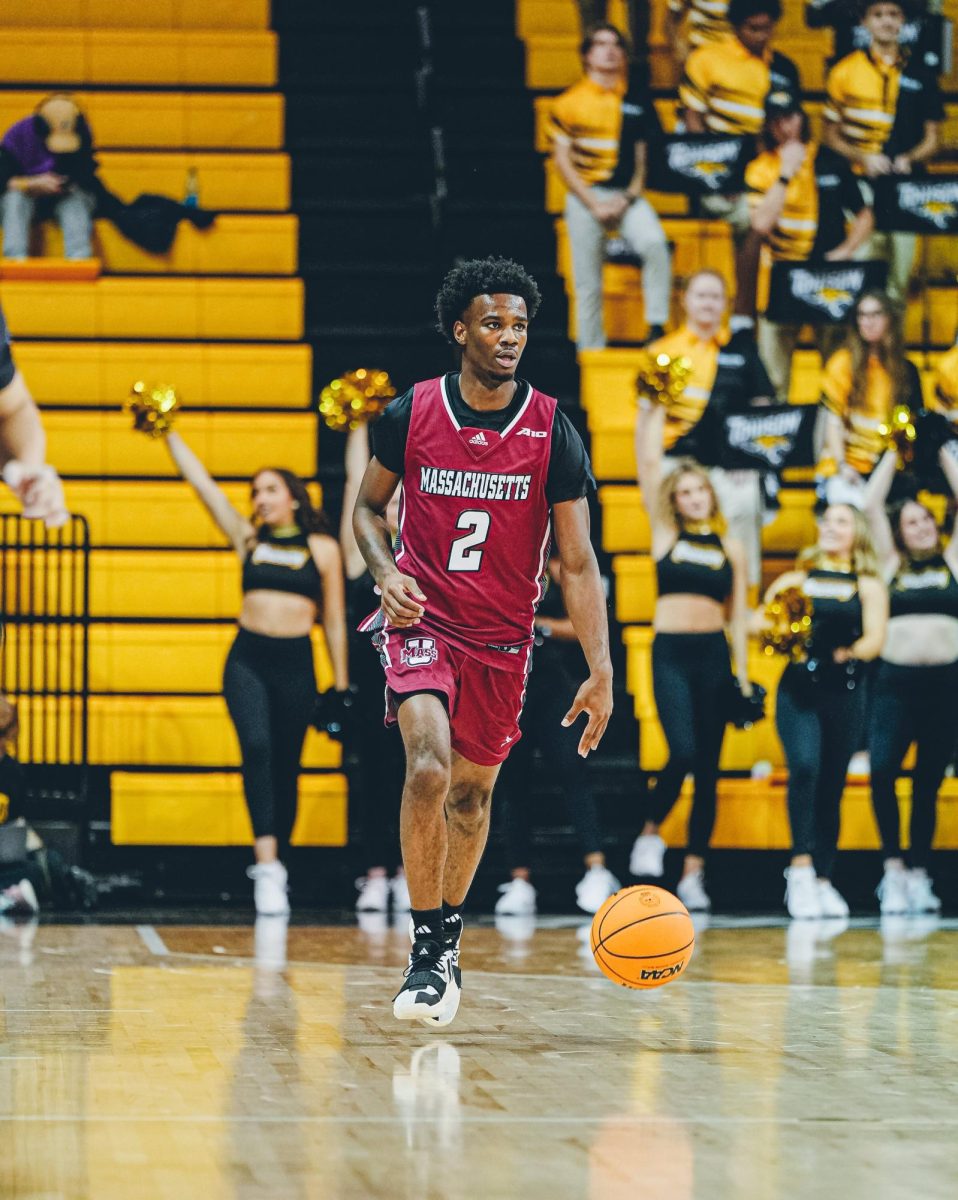 UMass Men’s Basketball struggles in first road contest of season