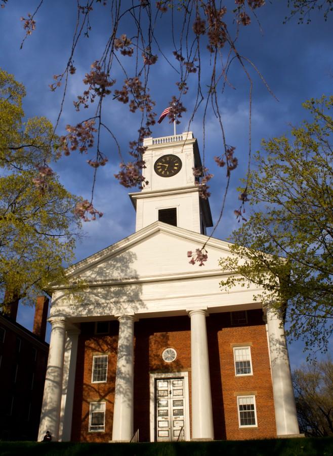 Amherst College suspends classes and moves to remote learning